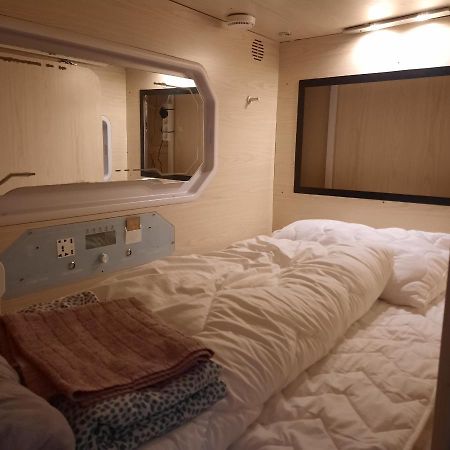 Sleeping Capsule In A Shared Room Оденсе Экстерьер фото